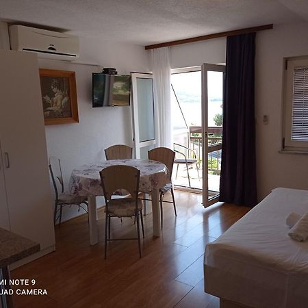 Apartments Mihovil Omiš Δωμάτιο φωτογραφία